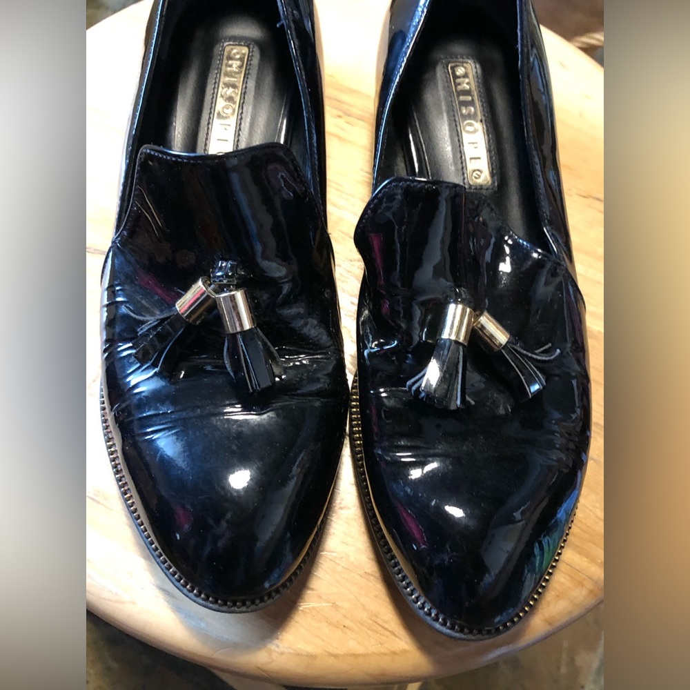 Misope Patent Leather shoes with tassels and zipper edging